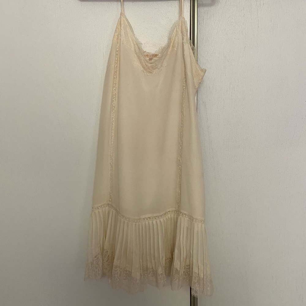 Ivory mini lace detailed dress
